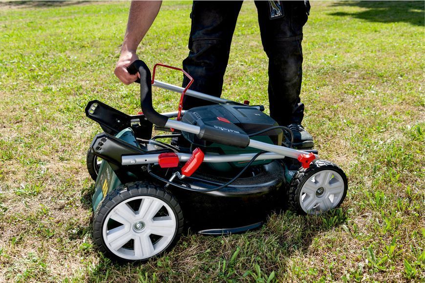 Аккумуляторная газонокосилка Metabo RM 36-18 LTX BL 46 2х5.2 Ач 601606650 фото