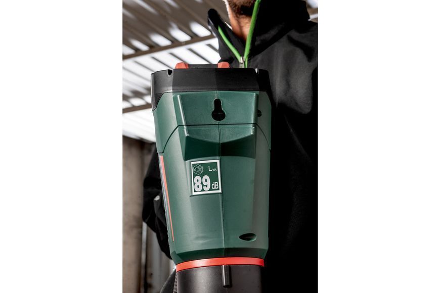 Аккумуляторная садовая воздуходувка Metabo LB 18 LTX BL 2х5.2 Ач 601607650 фото