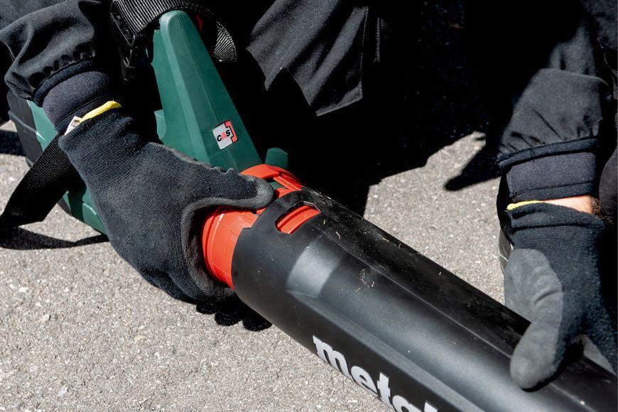 Аккумуляторная садовая воздуходувка Metabo LB 18 LTX BL 2х5.2 Ач 601607650 фото