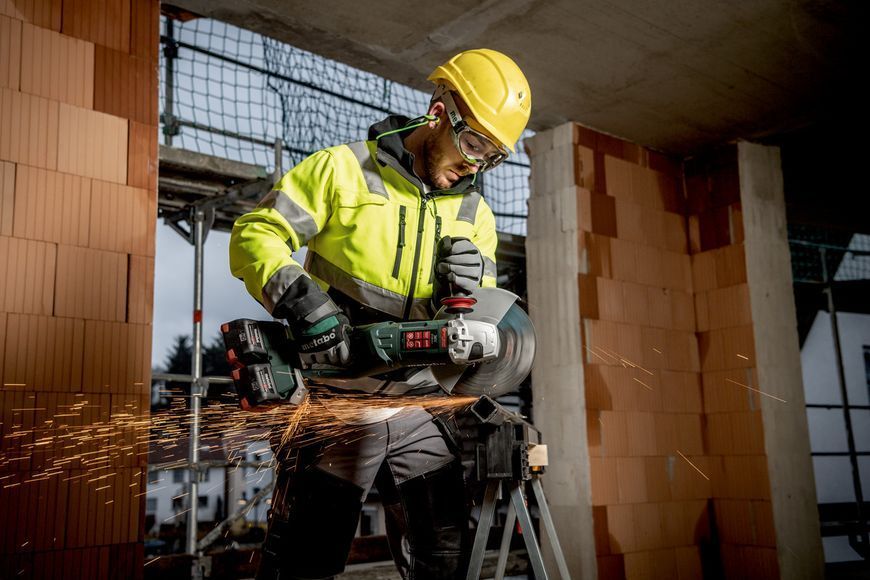 Аккумуляторная болгарка Metabo WPB 36-18 LTX BL 24-230 Quick 2х8.0 Ач 613103810 фото