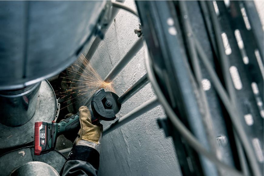 Аккумуляторная болгарка Metabo PowerMaxx CC 12 BL 2х4.0 Ач 600348800 фото