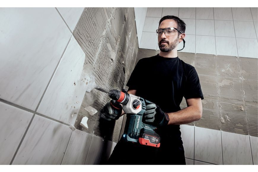Аккумуляторный перфоратор Metabo KHA 18 LTX BL 24 QuickI 1х5.5+1*4.0 Ач 600211540 фото