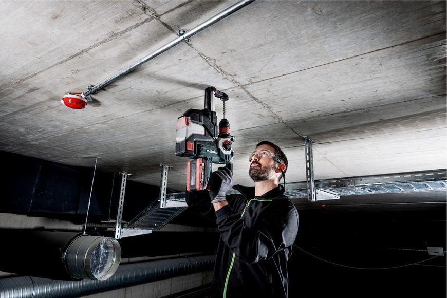 Аккумуляторный перфоратор Metabo KHA 18 LTX BL 24 QuickI 1х5.5+1*4.0 Ач 600211540 фото