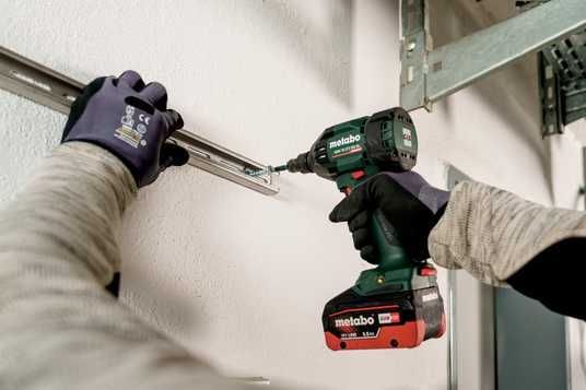 Купить Аккумуляторный ударный гайковерт Metabo SSW 18 LTX 550 BL