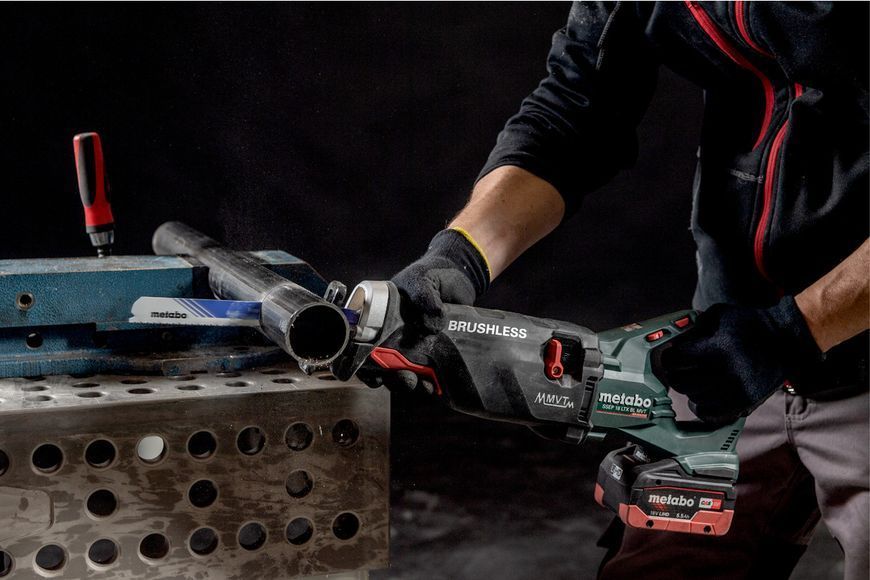 Аккумуляторная сабельная пила Metabo SSEP 18 LTX BL MVT 2х8.0 Ач 602258810 фото