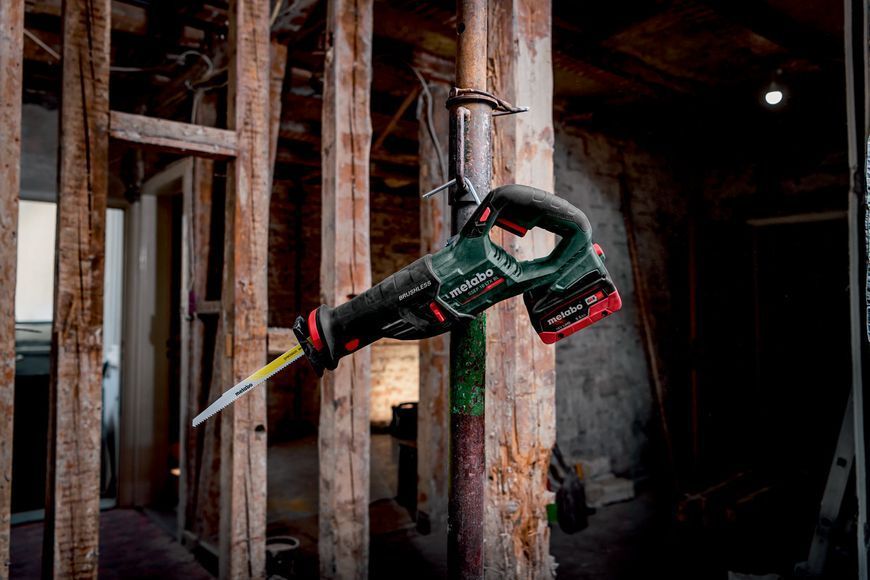 Аккумуляторная сабельная пила Metabo SSEP 18 LT BL каркас в кейсе 601617840 фото