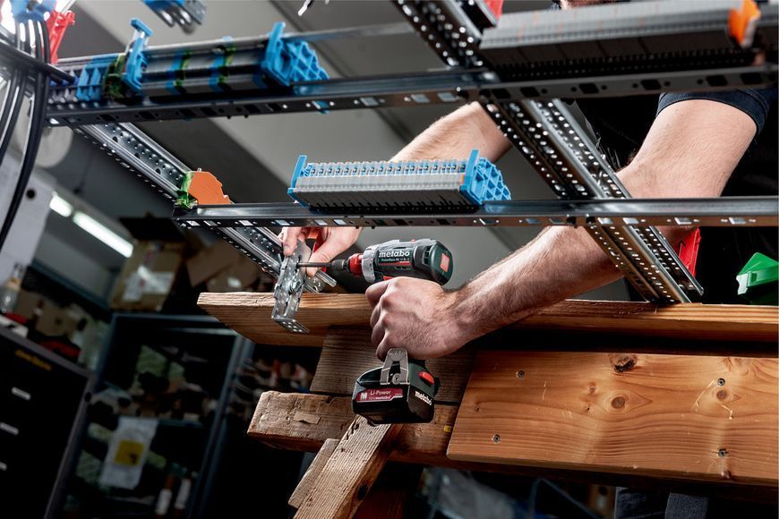 Аккумуляторная дрель-шуруповерт Metabo PowerMaxx ВS 12 BL Quick 2х4.0 Ач 601045800 фото