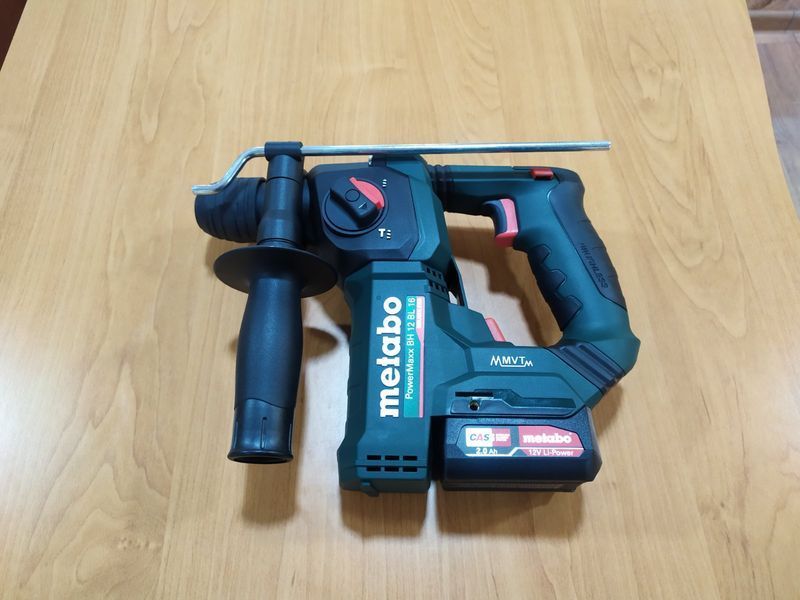 Аккумуляторный перфоратор Metabo PowerMaxx BH 12 BL 16 2х2.0 Ач 600207500 фото