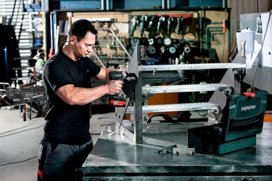 Аккумуляторный ударный гайковерт Metabo SSW 18 LTX 200 2х4 Ач 602195500 фото