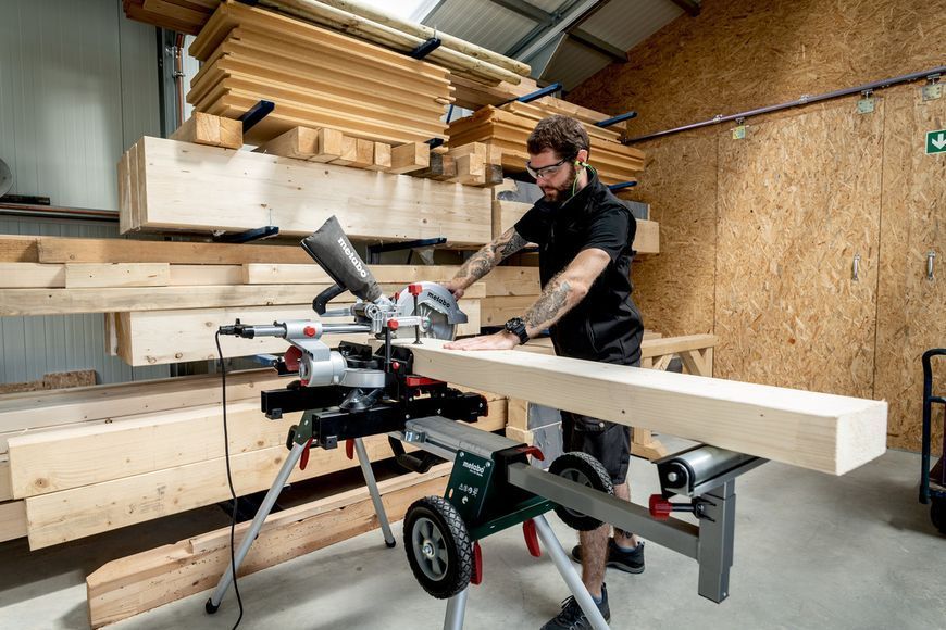 Торцювальна пила з протяжкою Metabo KGS 254 M Set 690828000 фото