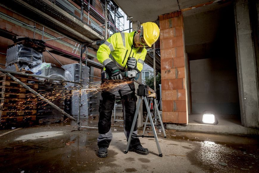 Аккумуляторная болгарка Metabo W 18 L BL 9-125 каркас в кейсе 602374840 фото