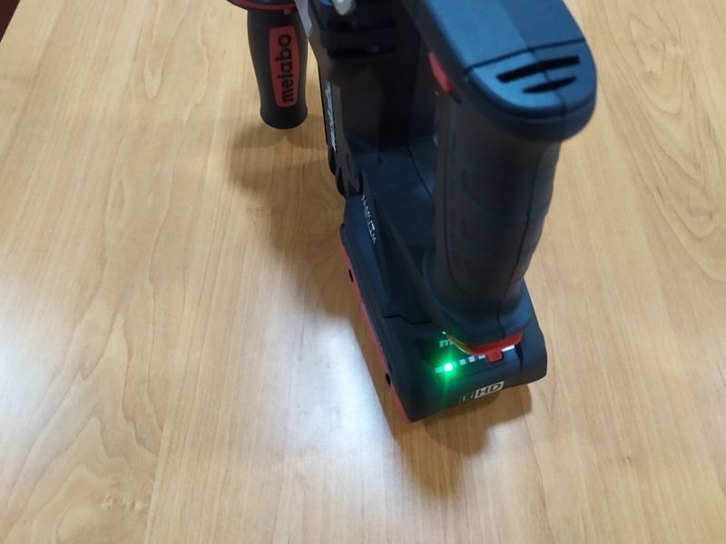 Аккумуляторный перфоратор Metabo KHA 18 LTX BL 24 Quick SE каркас 600149850 фото