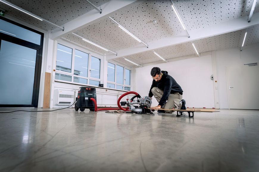 Торцювальна пила з протяжкою Metabo KGS 216 M + підставка KSU 251 691213000 фото
