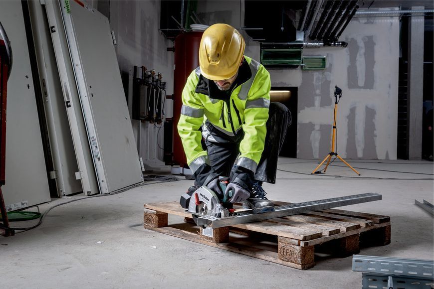 Акумуляторна ручна дискова пила по металу Metabo MKS 18 LTX 58 каркас 600771890 фото