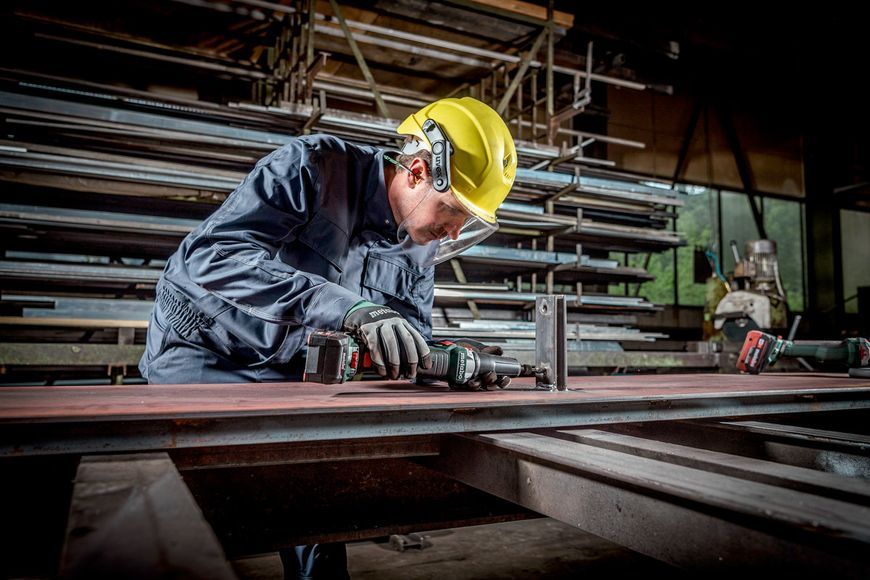 Аккумуляторная прямошлифовальная машина Metabo GVB 18 LTX BL 11-28 каркас в кейсе 600826840 фото