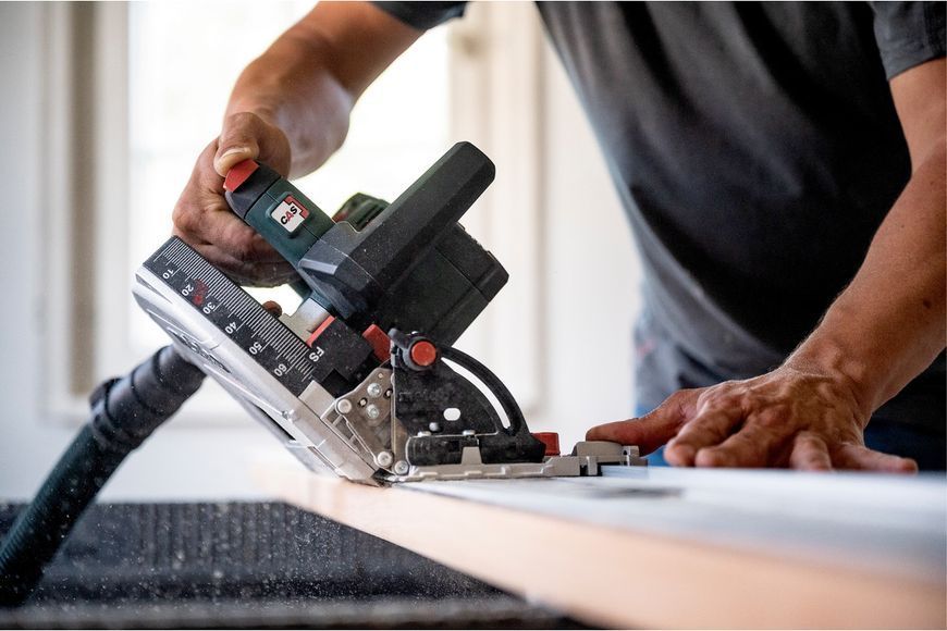 Акумуляторна занурювальна дискова пила Metabo KT 18 LTX 66 BL 2х8.0 Аг 601866810 фото