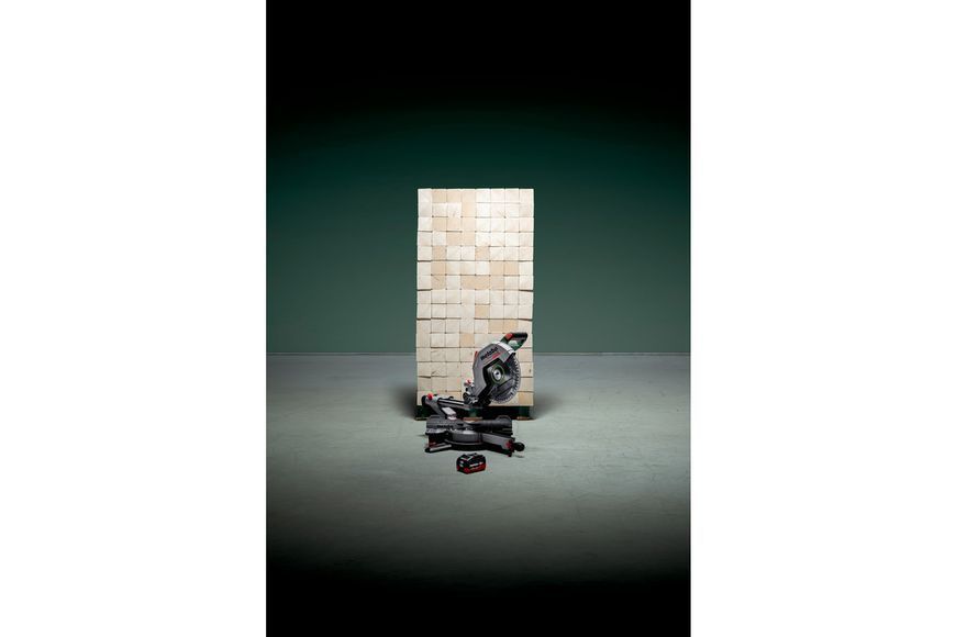 Акумуляторна торцювальна пила з протяжкою Metabo KGS 18 LTX BL 305 каркас 614305850 фото