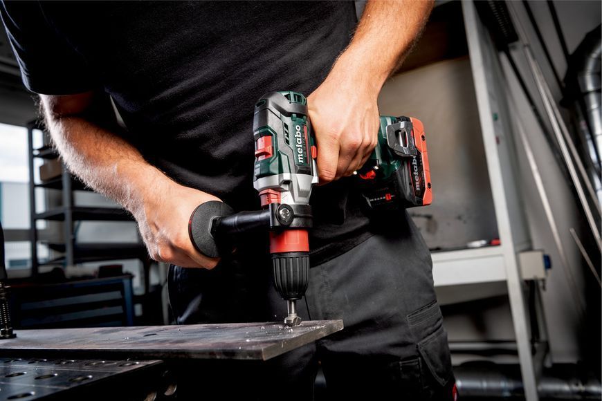 Аккумуляторный шуруповерт-резьбонарезчик Metabo Metabo GB 18 LTX BL Q I 2х5.5Aч 602362660 фото