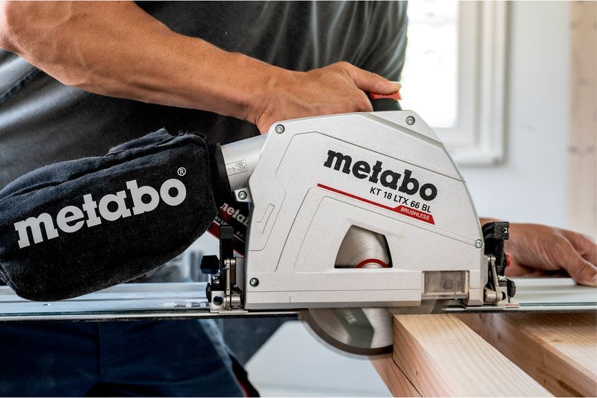 Акумуляторна занурювальна дискова пила Metabo KT 18 LTX 66 BL 2х8.0 Аг 601866810 фото