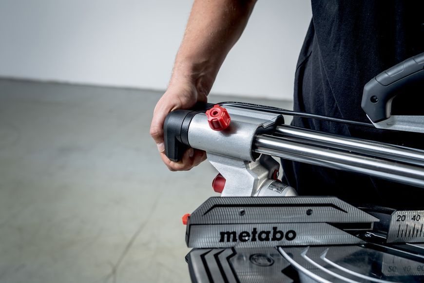 Торцовочная пила с протяжкой Metabo KGS 305 M + подставка KSU 251 691215000 фото