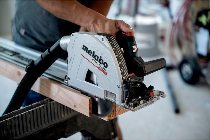 Акумуляторна занурювальна дискова пила Metabo KT 18 LTX 66 BL каркас в кейсі 601866840 фото