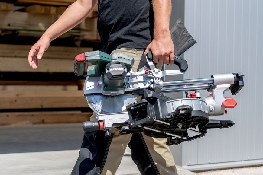 Акумуляторна торцювальна пила з протяжкою Metabo KGS 18 LTX BL 216 1х4.0 Аг 614216920 фото