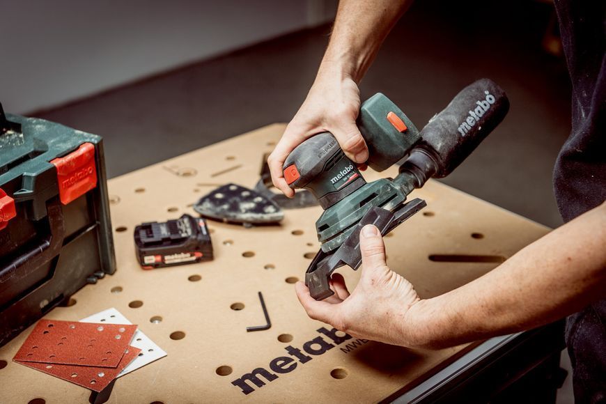 Акумуляторна багатофункціональна шліфувальна машина Metabo SM 18 LTX BL каркас в кейсі 602089840 фото
