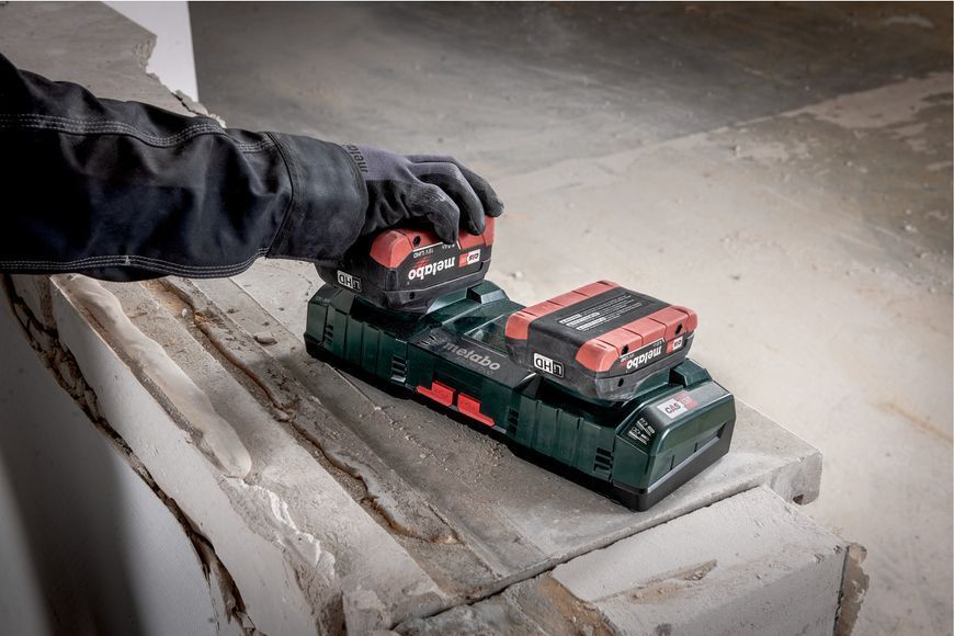 Комплект акумуляторних батарей Metabo LiHD 4х8 Аг 18 В з зарядним пристроєм в кейсі 685135000 фото